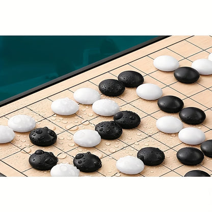 Un ensemble de jeu de Go chinois de qualité supérieure avec un plateau pliable - Des pièces classiques noires et blanches, un jeu de collection artisanal, parfait pour les cadeaux de Noël, Thanksgiving et la Saint-Valentin.